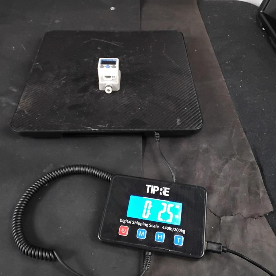 Used SMC ZSE40AF-C6-T PRESSURE SWITCH ($40 OBO)