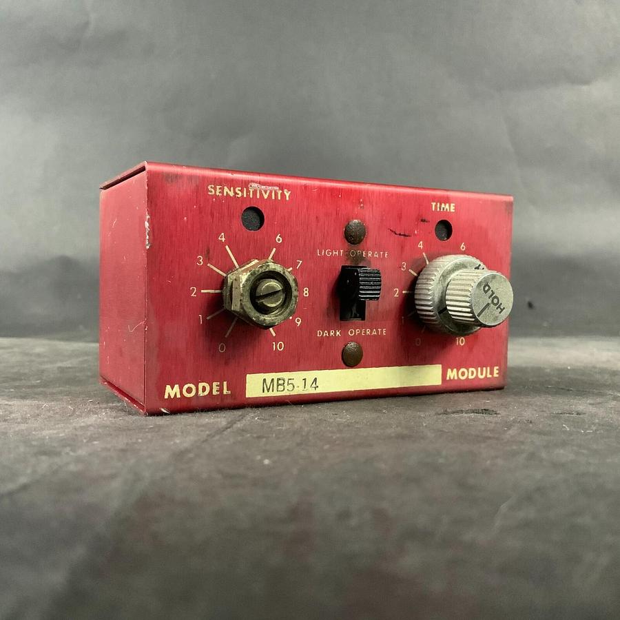 Used BANNER MB5-14 PHOTOELECTRIC AMPLIFIER ($40 OBO)