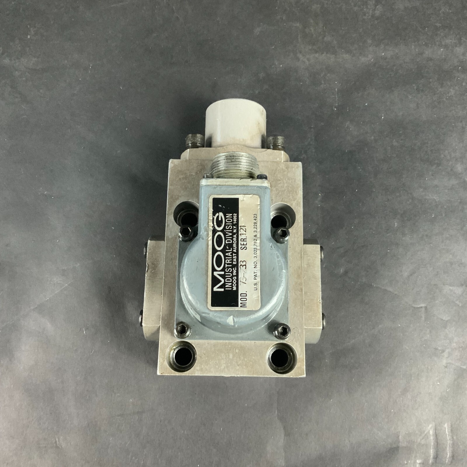 Used MOOG 73-233 HYRDAULIC SERVO VALVE ($1250 OBO)