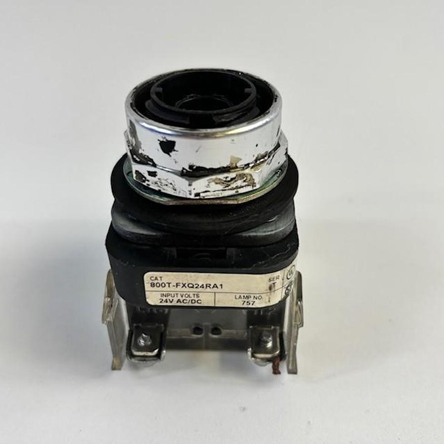 Used ALLEN BRADLEY 800T-FXQ24RA1 SER. T PUSH-PULL SWITCH