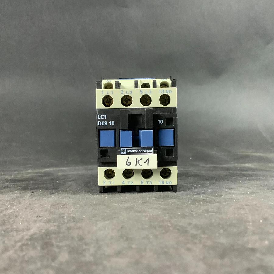 Used TELEMECANIQUE LC1-D0910-P7 CONTACTOR (