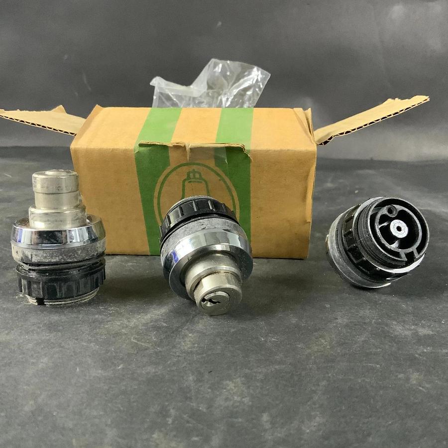 Used KLOCKNER MOELLER STA(-NA) KEY-OPERATED PUSH BUTTON - QTY 4 ($40 OBO)