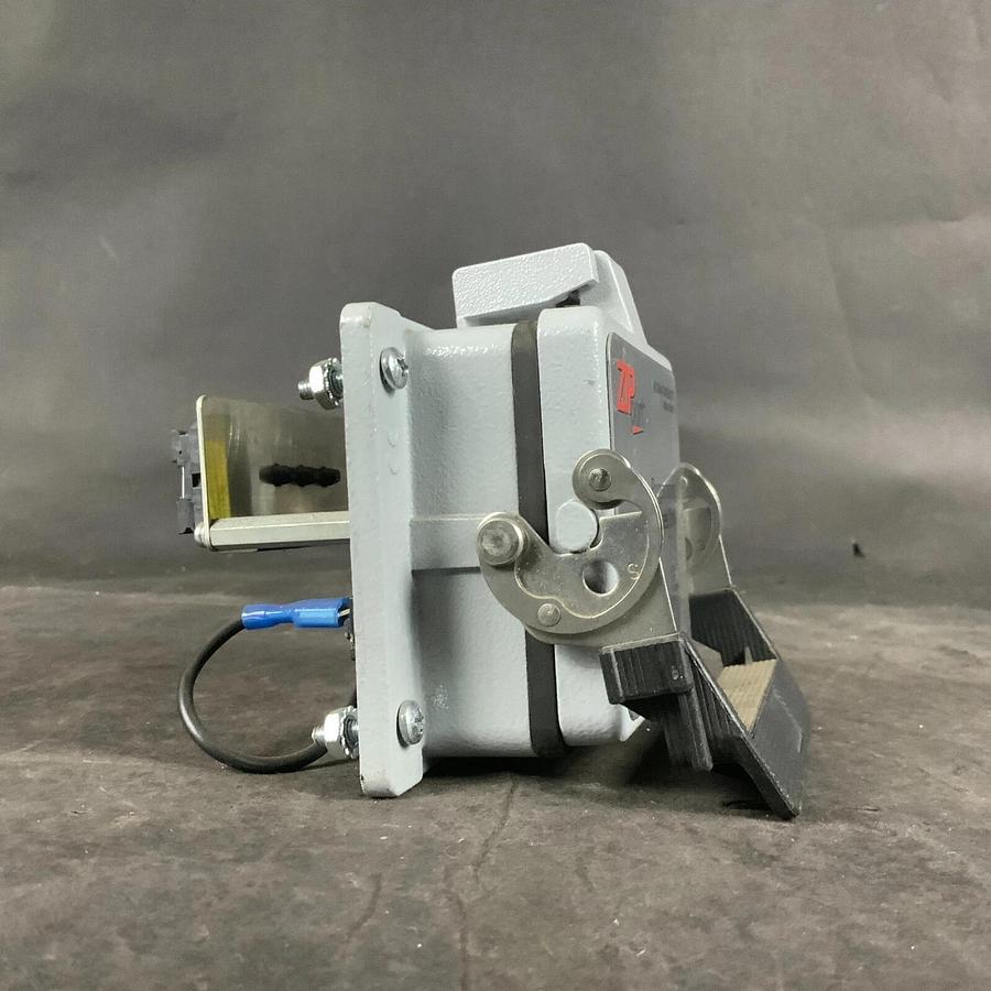 Used ZIP PORT 2P-PGA-32-300 PANEL INTERFACE CONNECTOR ($90 OBO)