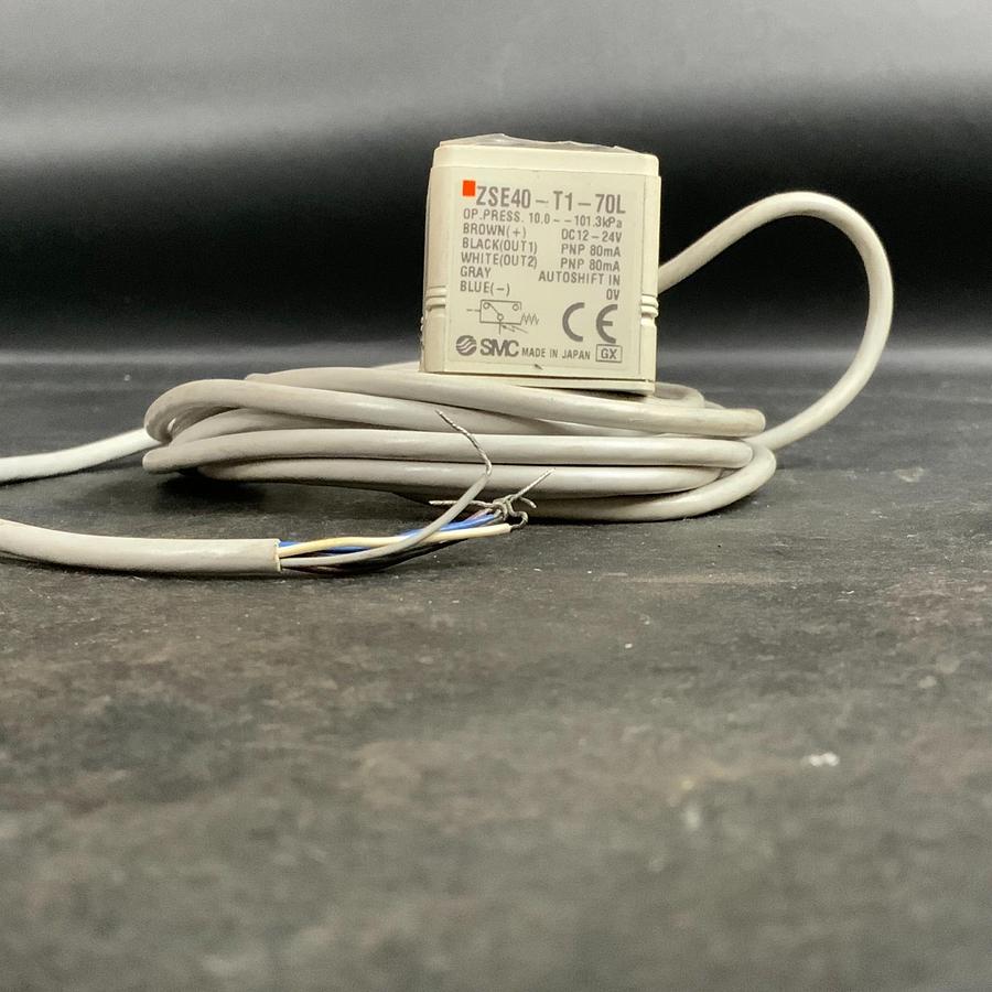 Used SMC ZSE40-T1-70L VACUUM SWITCH ($50 OBO)