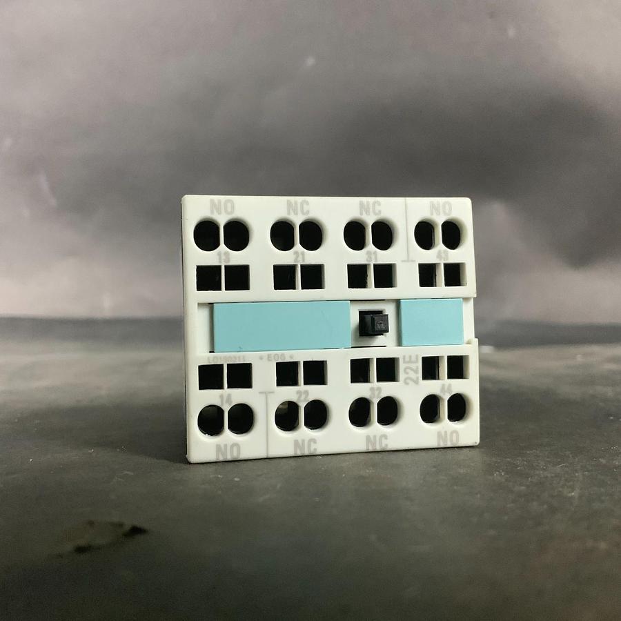 Used SIEMENS 3RH1921-2HA22 AUXILIARY CONTACT ($20 OBO)