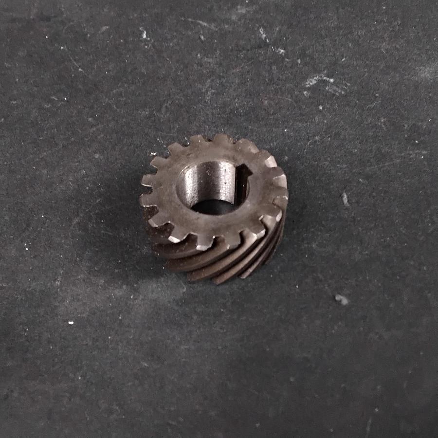 Used HELICAL PINION GEAR ($6 OBO)