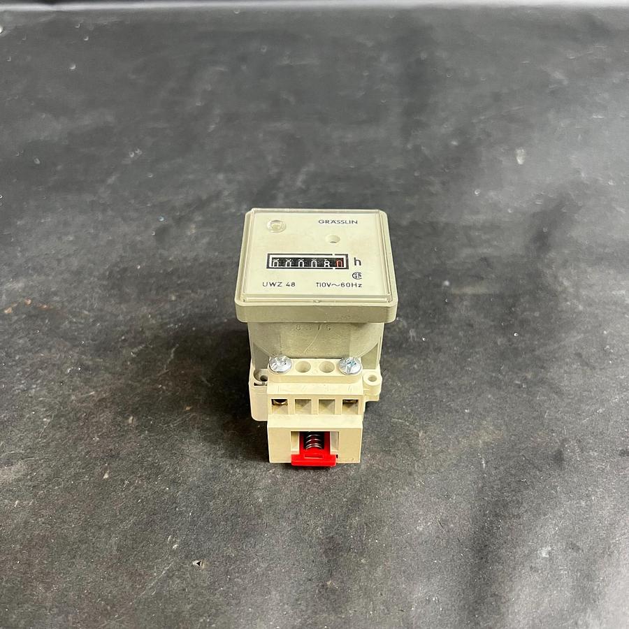 Used GRASSLIN UWZ 48 HOUR METER ($35 OBO)
