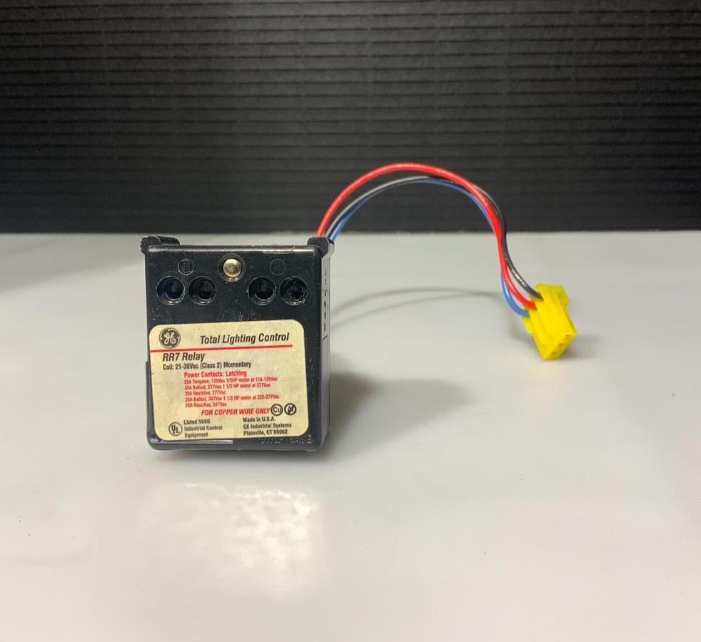 Used GENERAL ELECTRIC RR7 - TOTAL LIGHTING CONTROL RELAY