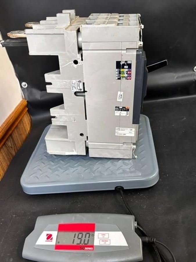 Used MERLIN GERIN NSJ400L CIRCUIT BREAKER ($70 OBO)