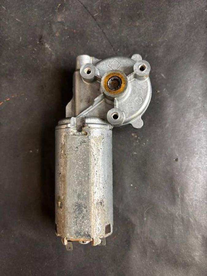 Used VALEO 404.156 GEARMOTOR ($70 OBO)