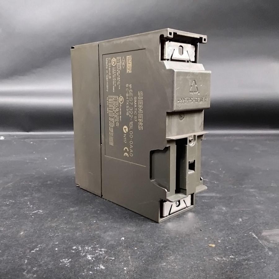 Used SIEMENS S7 6ES7 322-1BL00-0AA0 OUTPUT MODULE ($18 OBO)