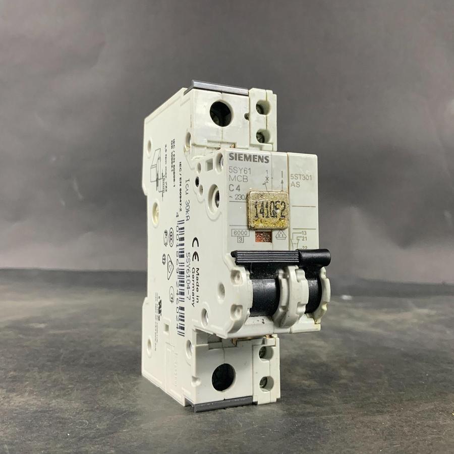 Used SIEMENS 5SY61MCB C4 CIRCUIT BREAKER W/ AS AUX SWITCH ($12 OBO)