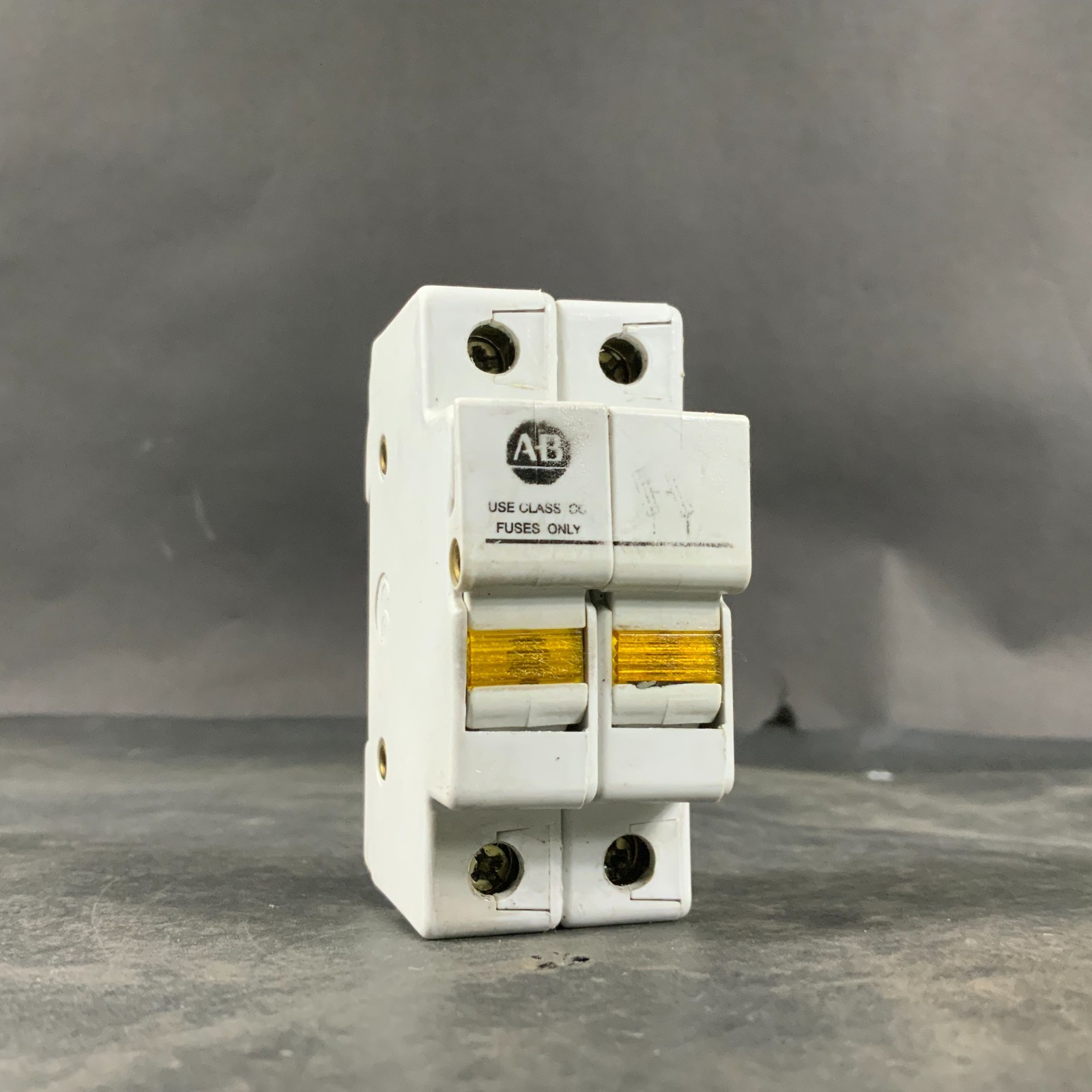 Used ALLEN BRADLEY 1492-FB2C30-L SERIES A FUSE HOLDER ($10 OBO)