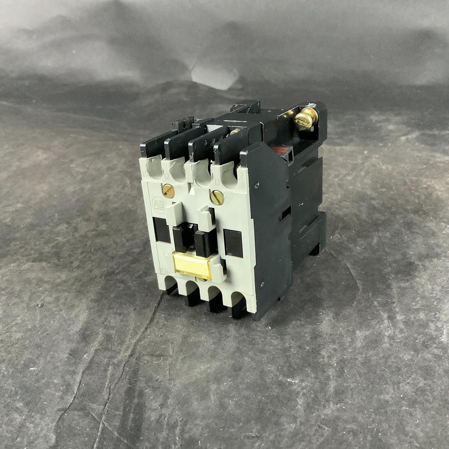 Used ALLEN BRADLEY 500-TOD930 SERIES B CONTACTOR ($20 OBO)