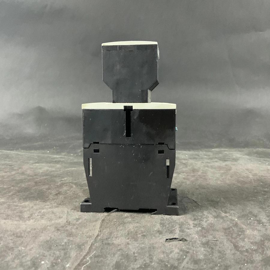 Used KLOCKNER MOELLER DIL M9-10 W/ DIL M32-XI22 CONTACTOR ($50 OBO)