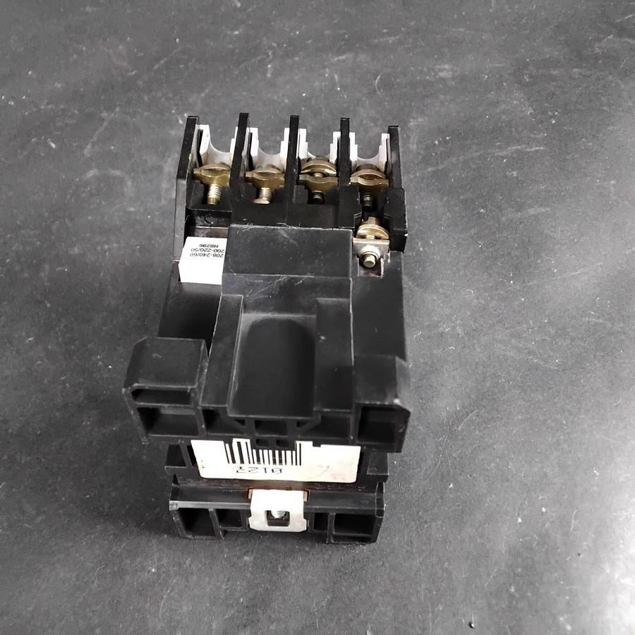 Used ALLEN-BRADLEY 100-A18NL3 CONTACTOR ($54 OBO)