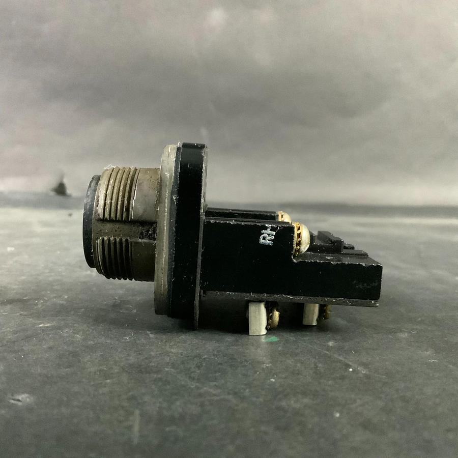 Used ALLEN BRADLEY BUL.800T BLACK PUSHBUTTON ($25 OBO)