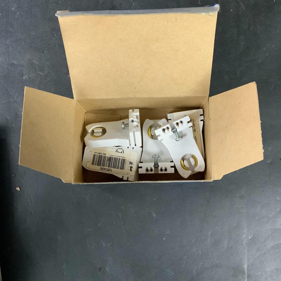 Used LEVITON 13357-NX LAMPHOLDER - QTY 5 ($10 OBO)