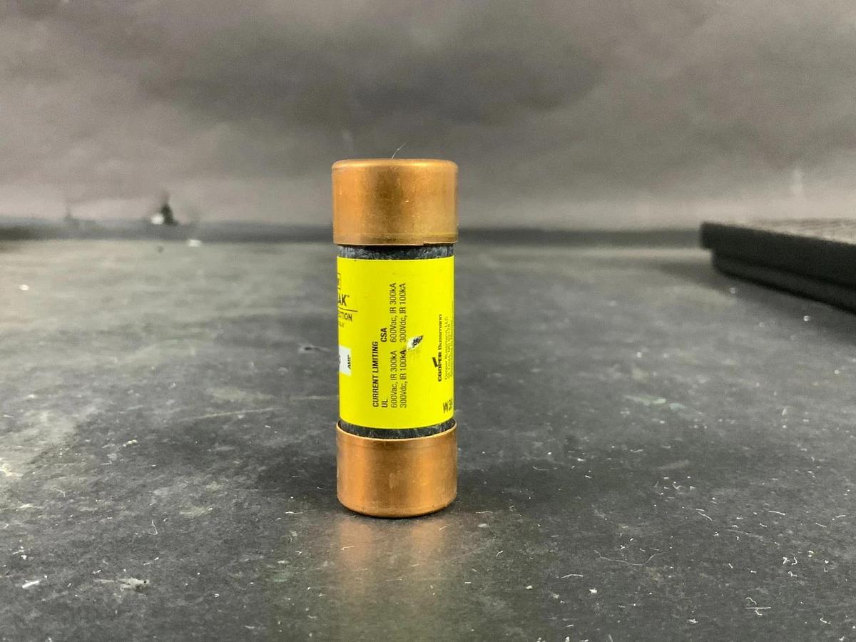 Used BUSSMANN LPJ-12SP LOW-PEAK FUSE ($10 OBO)