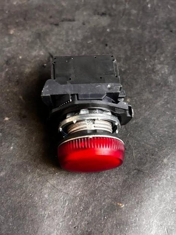 Used ALLEN BRADLEY 800F-N5R RED PILOT LIGHT ($10 OBO)