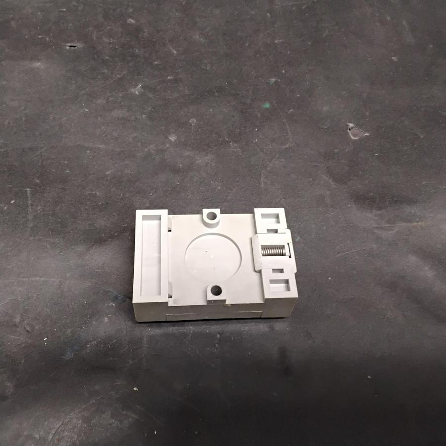 Used DAYTON 5X852E RELAY SOCKET 300VAC ($7.99 OBO)