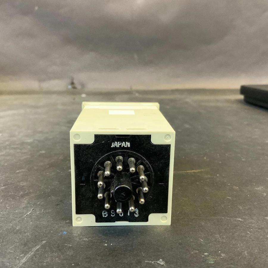 Used Allen-Bradley 700-HR52TA17 Time Relay($40 OBO)