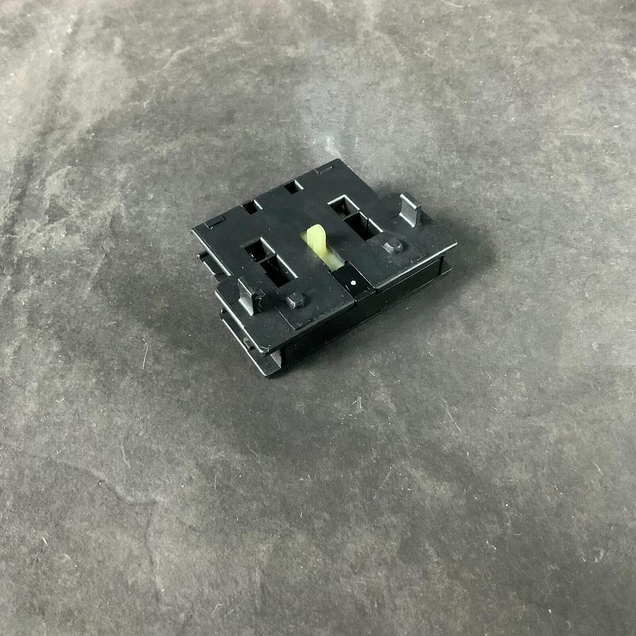 Used FUJI SZ-AR AUXILIARY CONTACTOR ($7 OBO)