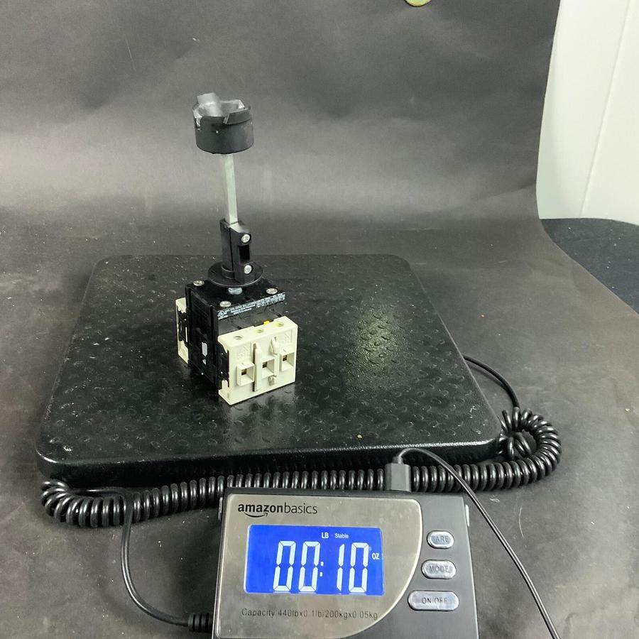 Used BACO CONTROLS 172200 DISCONNECT SWITCH ($ 30 OBO)