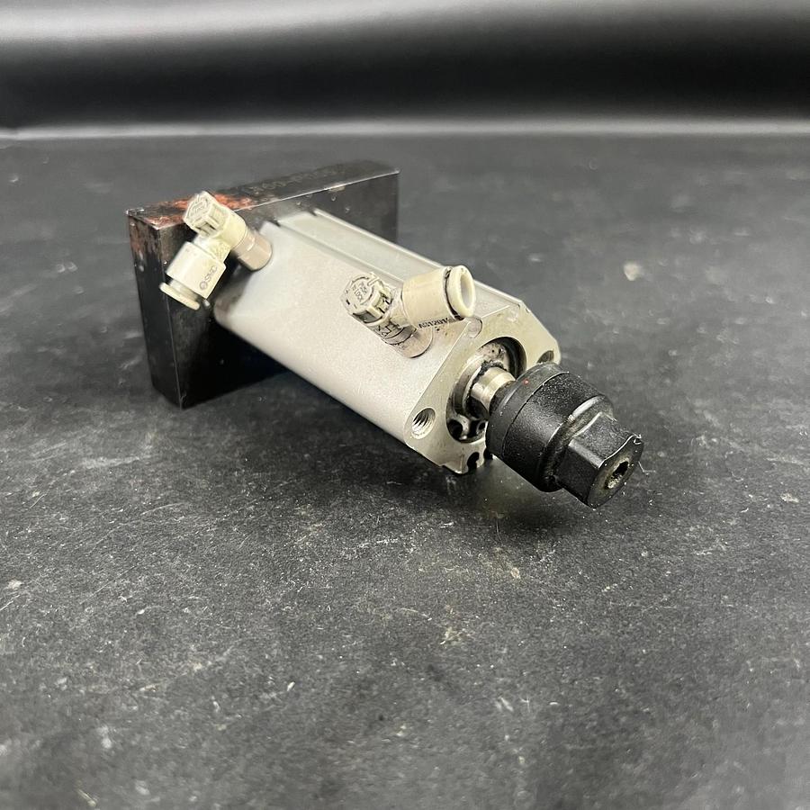 Used SMC CDQ2A25-40DZ COMPACT CYLINDER W/ BASE ($45 OBO)