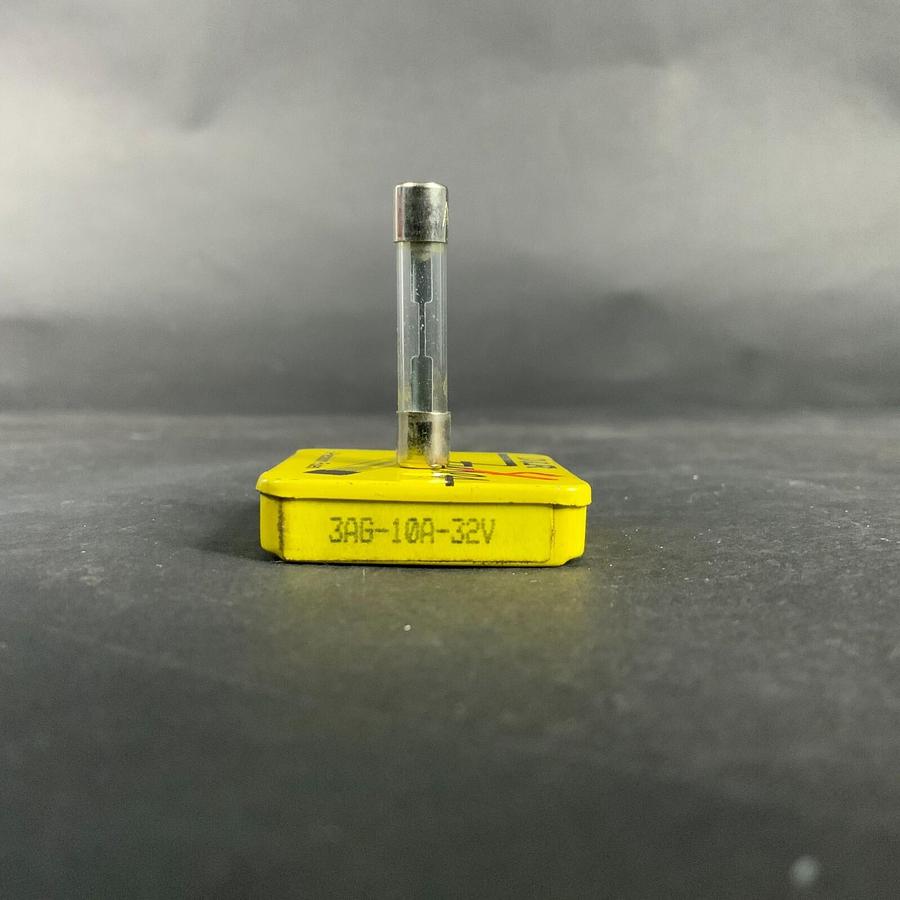 Used D&R 3AG-10A-32V FUSE - SET OF 5 ($5 OBO)