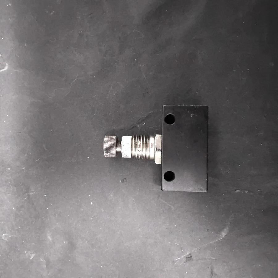 Used NORGREN M/678 SPEED CONTROL VALVE ($5 OBO)