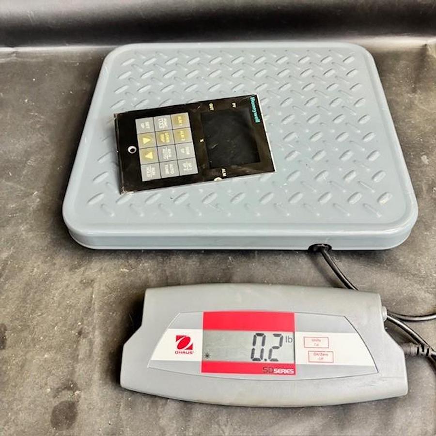 Used HONEYWELL UDC5000 CONTROLLER SCREEN PIECE