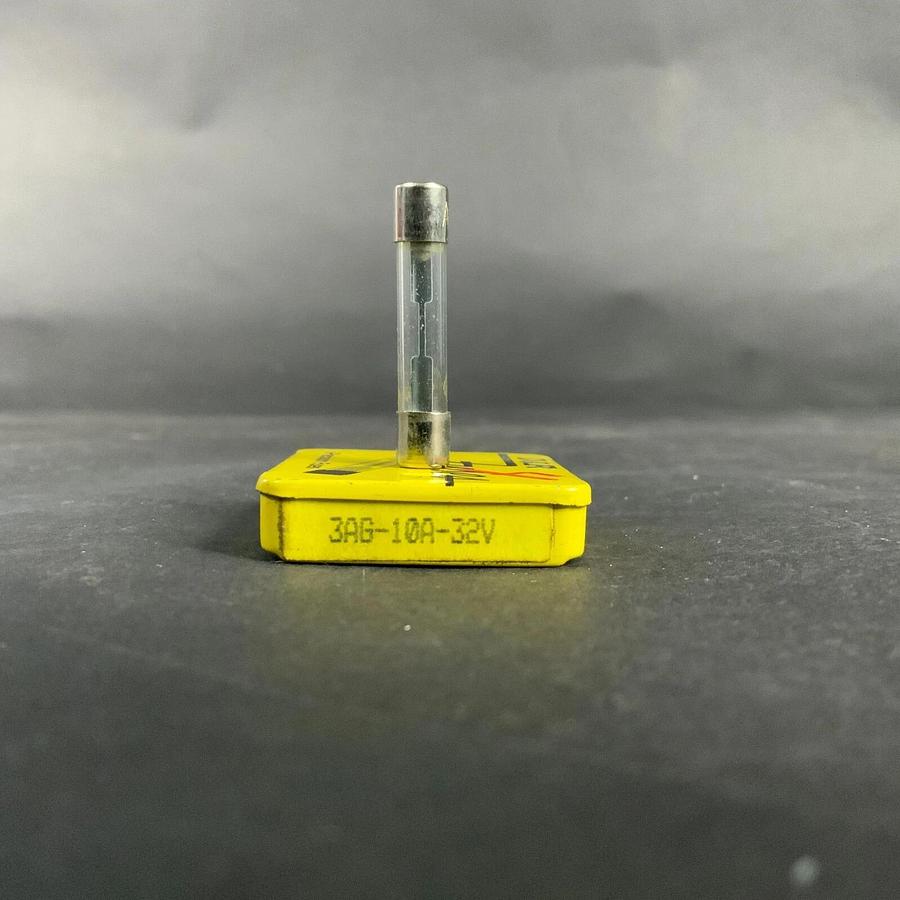 D&R 3AG-10A-32V FUSE - SET OF 5 ($5 OBO)