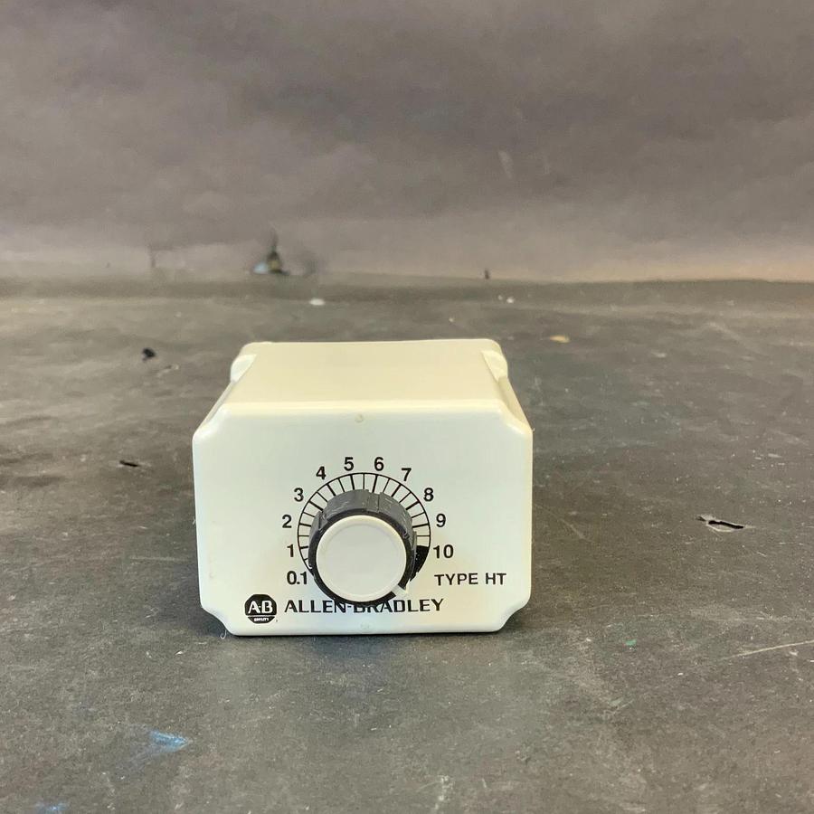 Used ALLEN BRADLEY 700-HTAA1 Time Delay Relay($25 OBO)