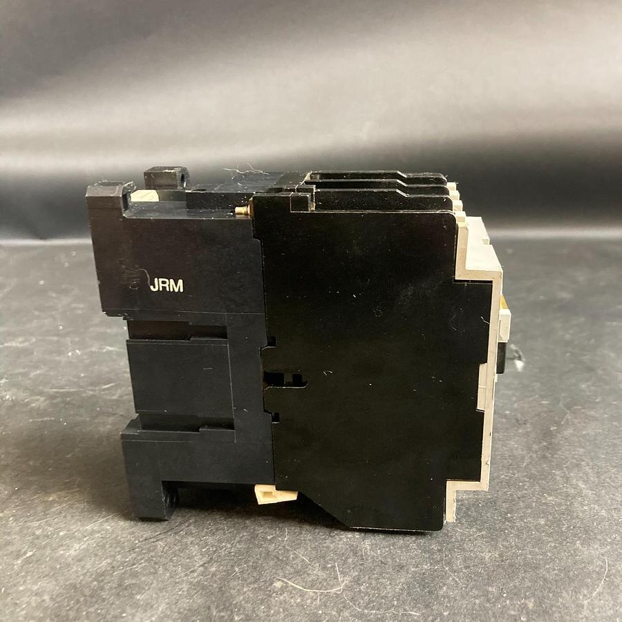 Used ALLEN BRADLEY 100-A30 SERIES B CONTACTOR ($20 OBO)