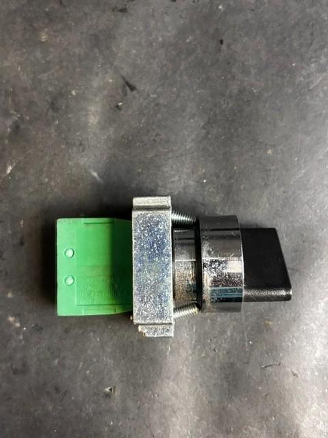 Used MCG RB2-BE-101 SELECTOR SWITCH ($15 OBO)