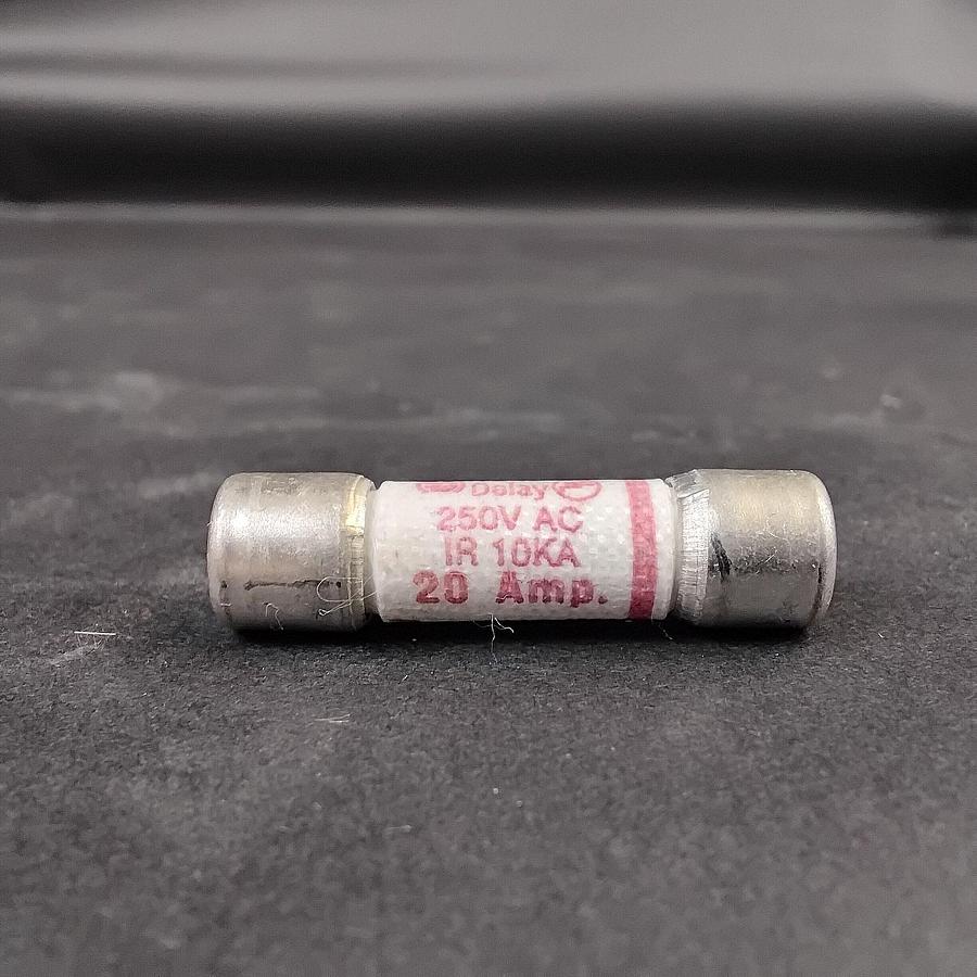 Used FERRAZ SHAWMUT TRI-ONIC 20 AMP FUSE ($10 OBO)
