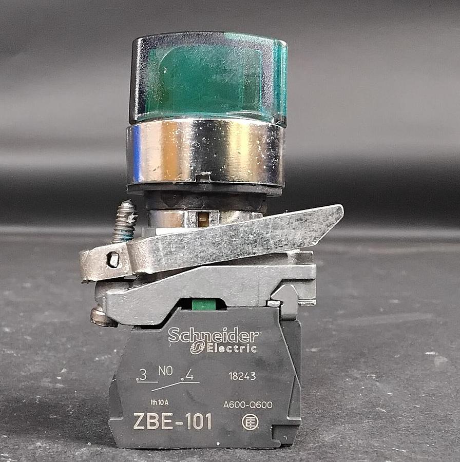 Used SCHNEIDER ZBE-101 GREEN SELECTOR SWITCH ($11 OBO)