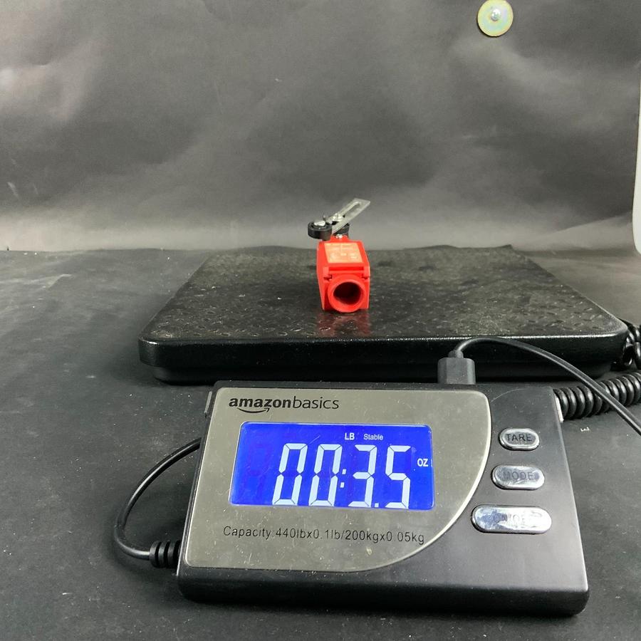 Used ALLEN BRADLEY EN-1088 LIMIT SWITCH W/ ROLLER ($40 OBO)