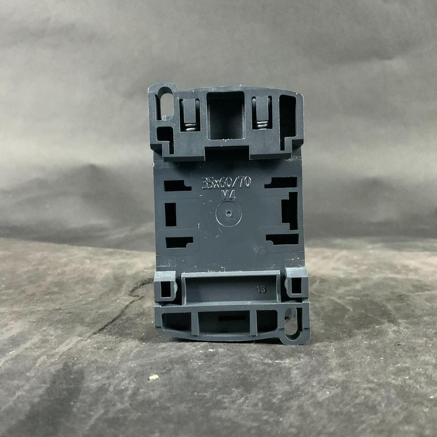 Used SCHNEIDER ELECTRIC LC1D12 CONTACTOR ($35 OBO)