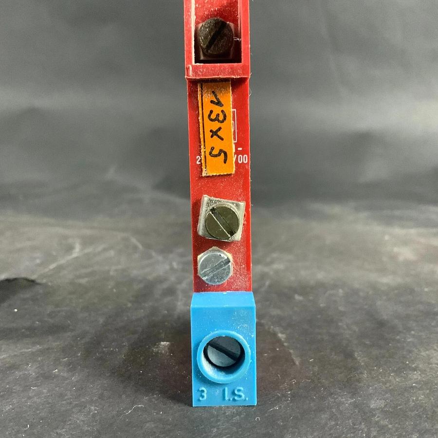 STAHL 8901/31-280/110/00 SAFETY BARRIER ($110 OBO)