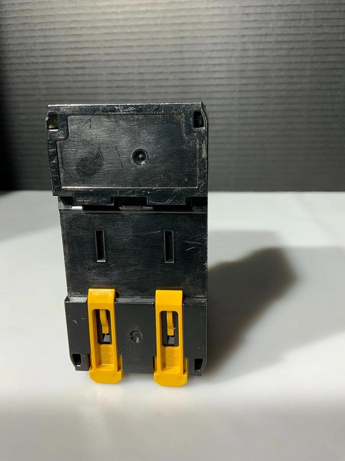 Used OMRON W4S1-05B SWITCHING HUB ($149.99 OBO!!!)