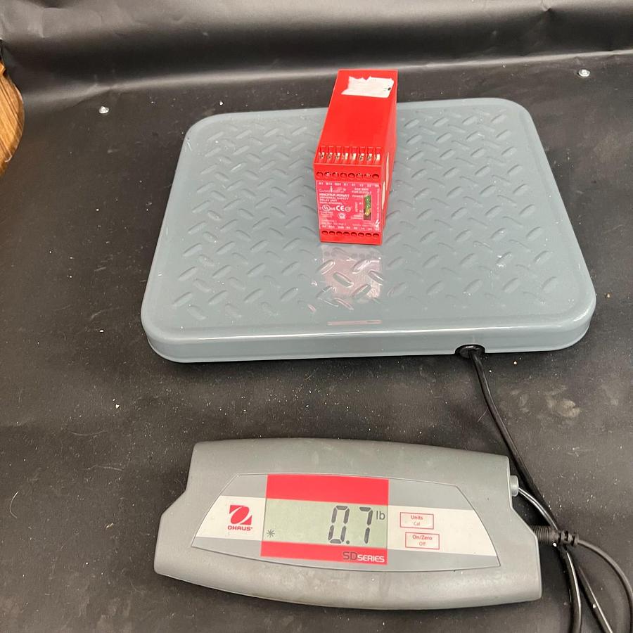 Used ALLEN BRADLEY MSR6R/T SAFETY RELAY ($180 OBO)