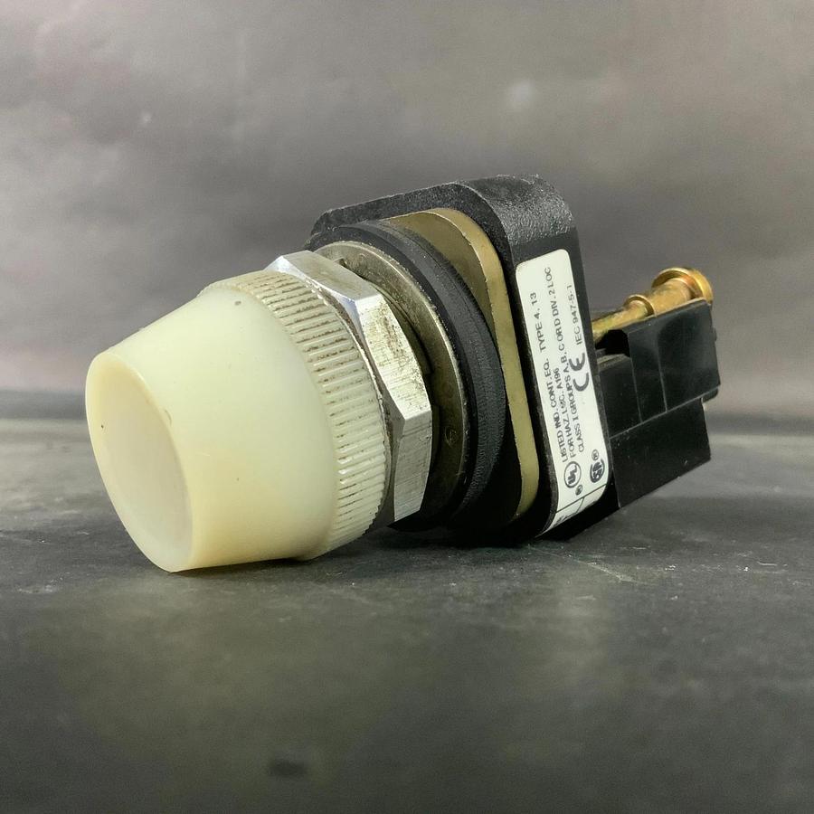 Used ALLEN BRADLEY 800T-P16 SER T WHITE INDICATOR LIGHT ($15 OBO)
