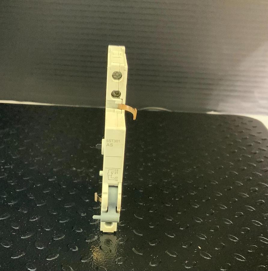 SIEMENS 5ST3013 ($34.99/ EACH OBO)