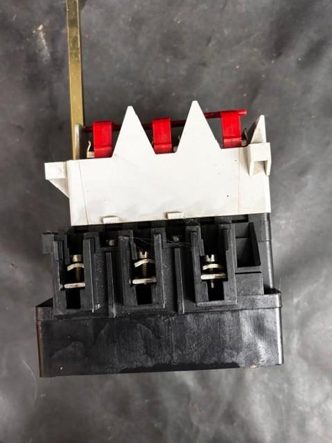 Used ALLEN BRADLEY 194R-NJ030P3 FUSED DISCONNECT SWITCH ($50 OBO)