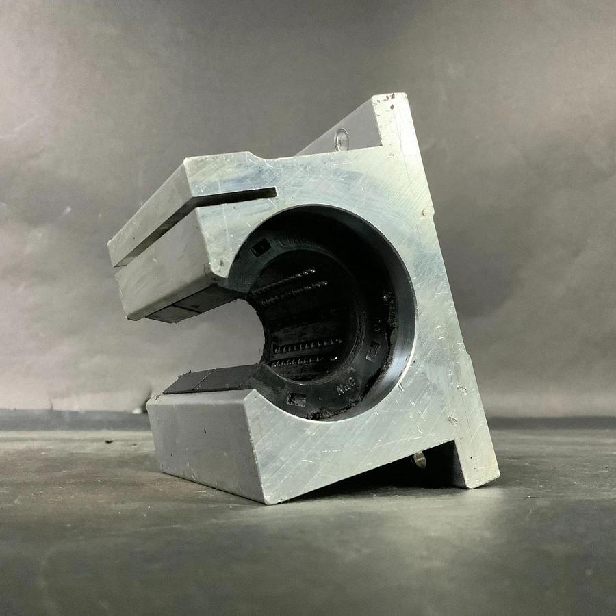 Used THOMSON SSUPBO-20 SUPER PILLOW BLOCK ($175 OBO)