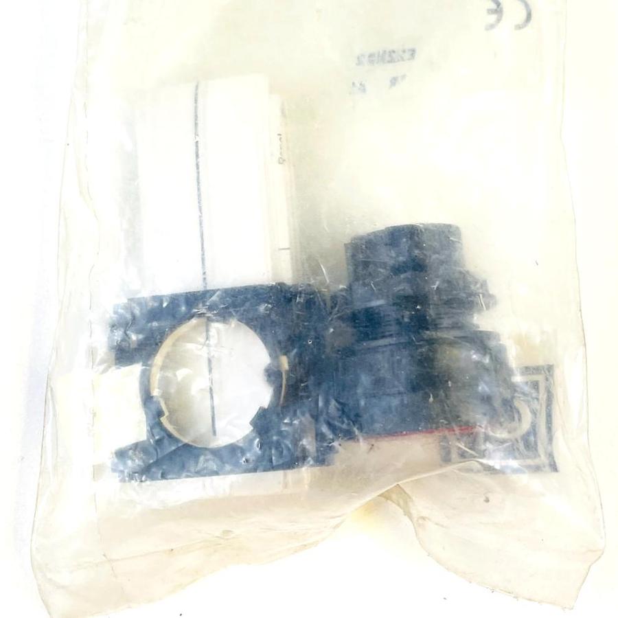 CUTLER HAMMER E22NB2 SER A1 FLUSH RED ILLUMINATED PUSHBUTTON NEW SEALED