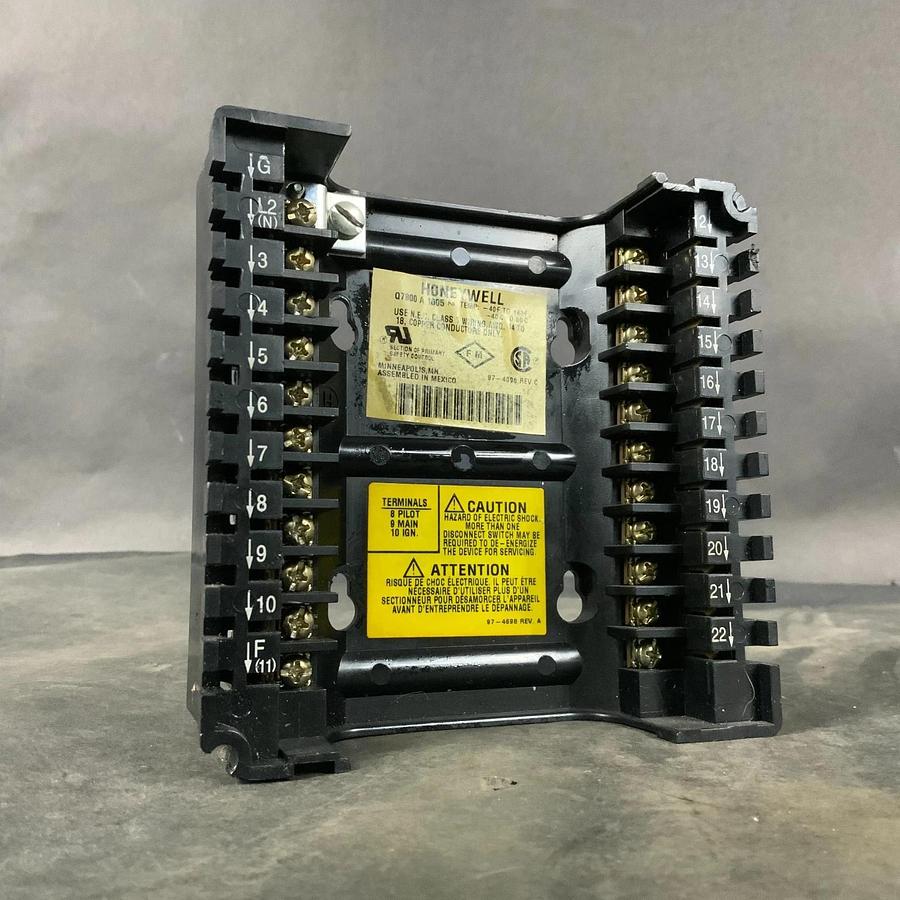 Used HONEYWELL Q7800A1005 SUBBASE ($25 OBO)