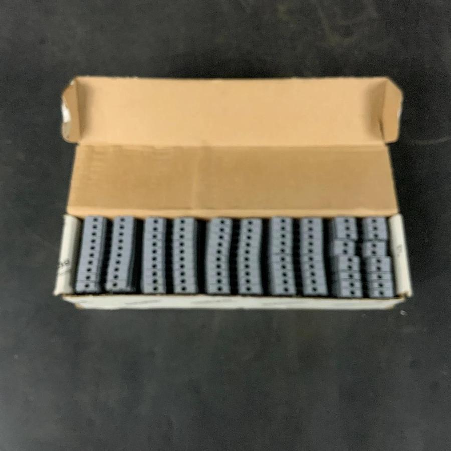 Used ENTRELEC TYPE MA2,5/5 TERMINAL BLOCK - QTY 50 ($40 OBO)